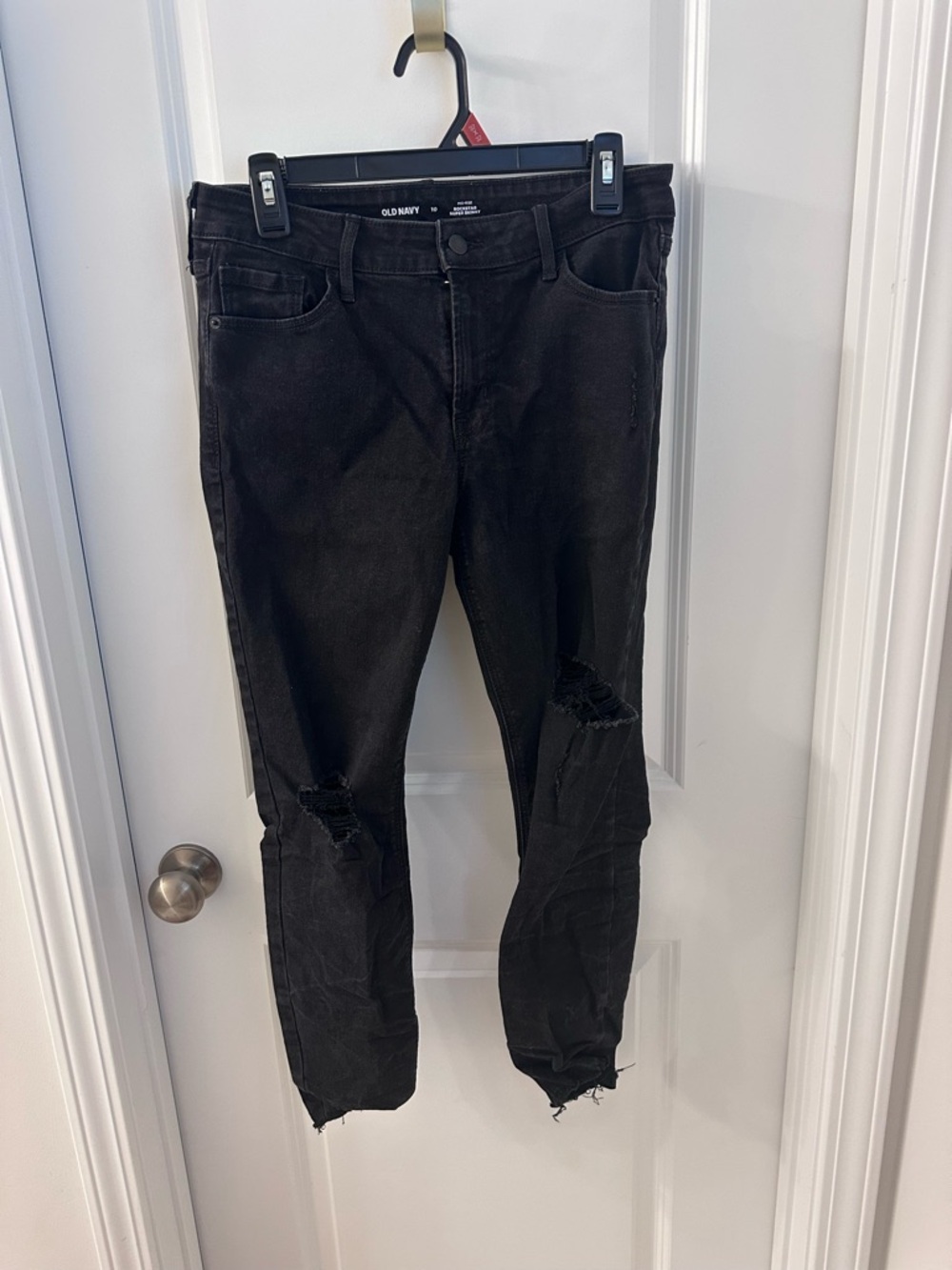 Old Navy Black Ripped Women’s Jeans - Super Skinny